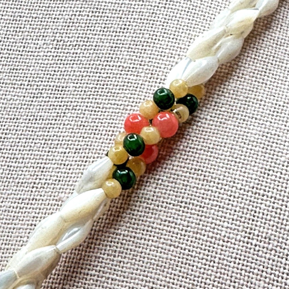 Vintage 1960s Mother of Pearl Triple Strand Necklace with Coral Jade Accents 18" - Picture 5 of 7